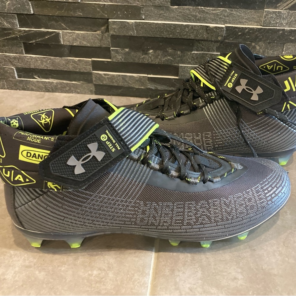 Under Armour Mens Highlight MC Football Cleats Size 14